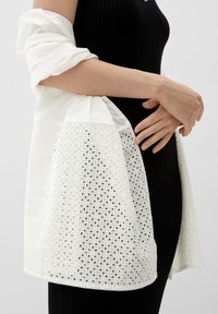 s.Oliver MIT LOCHSTICKEREI - Écharpe - ecru