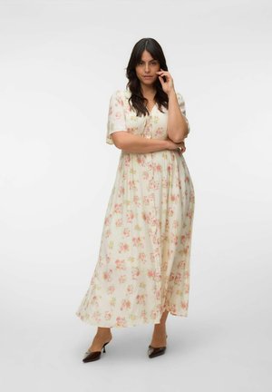 Vero Moda Curve SMOCK DRESS VMCBELLA LONG DRESS - Maxikleid - birch