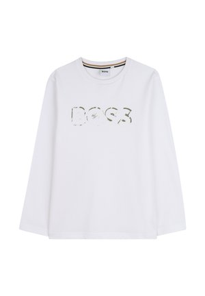 T-shirt blanc à manches longues en coton, avec un grand logo vert texturé "BOSS" centré à l'avant. Design à col rond.