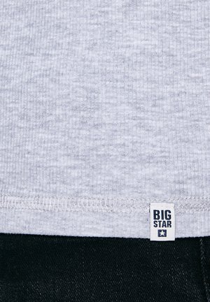 Big Star, T-shirt basic