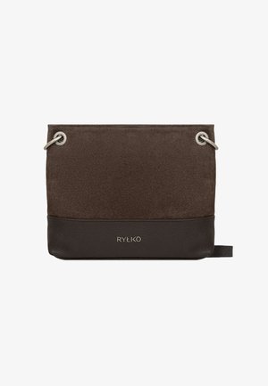 Majhna torbica čez ramo iz temno rjavega semiša in usnja z srebrnimi kovinskimi obroči ter logotipom RYŁKO na sprednji spodnji sredini.