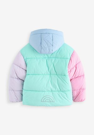Gewatteerde jas met een capuchon, voorzien van een gradient ontwerp in mintgroen, lichtblauw, lavendel en roze. Subtiele regenboogdetail aan de achterkant.