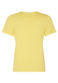 Žluté tričko s krátkým rukávem a kulatým výstřihem, vyrobené z jemné bavlněné směsi. Látka má hladkou texturu a jednobarevný design.