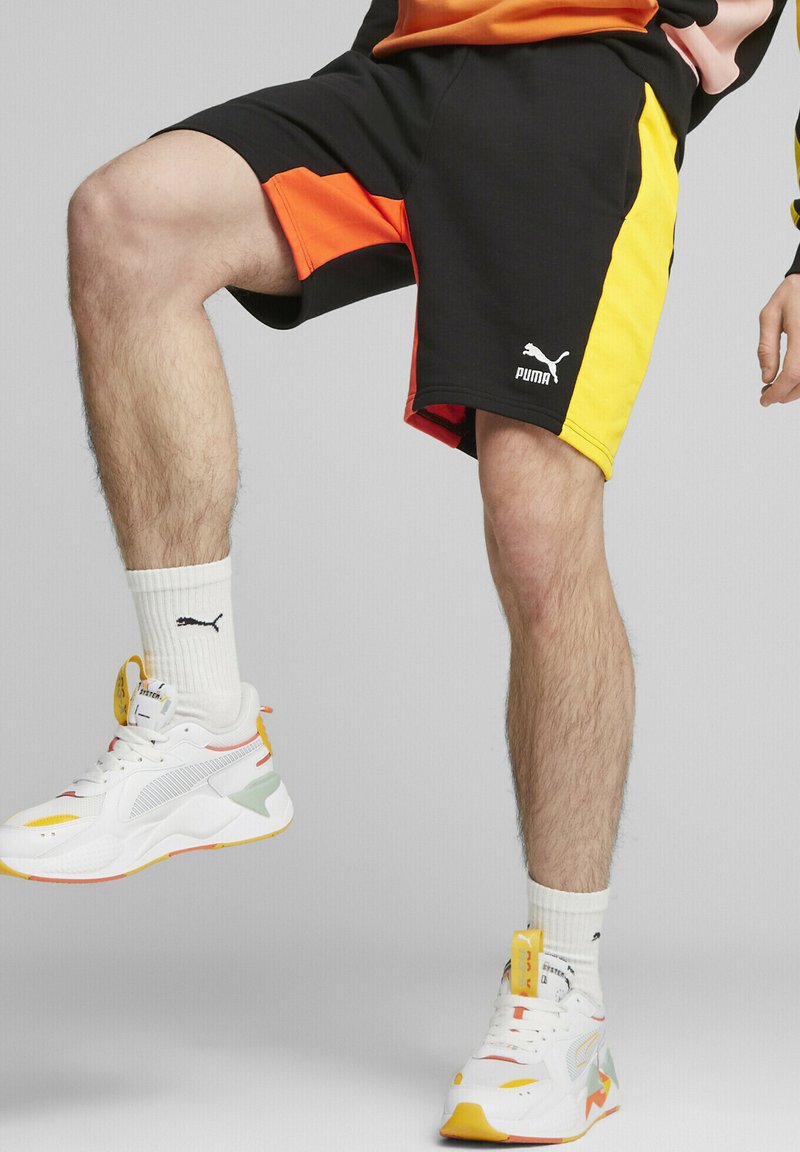 Puma CLASSICS BLOCK 8 - Shorts - black hot heat/schwarz - Zalando.at