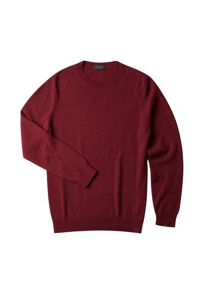 Bordeaux gestrickter Pullover mit Rundhalsausschnitt, langen Ärmeln und gerippten Bündchen. Glatte Textur, lässiges Design, keine auffälligen Muster.