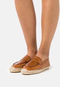 Melvin & Hamilton Espadrillas - cognac