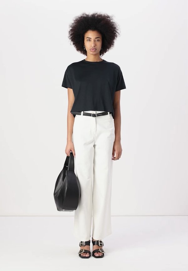 TOO - Basic T-shirt - moonless3