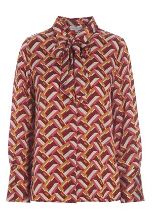 Langärmlige Bluse mit geometrischem Muster in Rot, Rosa, Orange und Creme, mit gebundenem Schleifenkragen und geknöpften Manschetten.