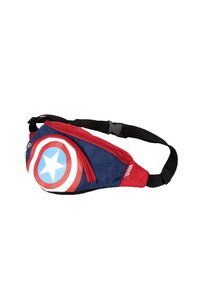 Heuptas van rood en marineblauw stof, met een ontwerp van een Captain America-schild en een opvallende blauwe ster. Zwarte verstelbare band.