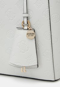 Guess JENA - Borsa a mano - white