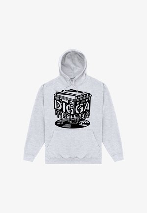 Jasnoszara bluza z kapturem z czarną grafiką topniejącej skrzyni trzymającej płyty winylowe i słowem „DIGGA” nad płytą winylową na dole.