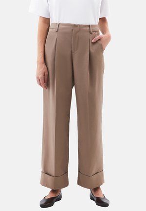PLEATED ULTRA HIGH WAIST STRAIGHT - Pantalones - desert taupe