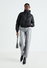 ONLY ONLTAMARA QUILTED JACKET - Winterjacke - schwarz