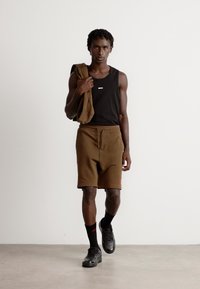 HUGO DIZ - Pantaloni de trening - medium brown