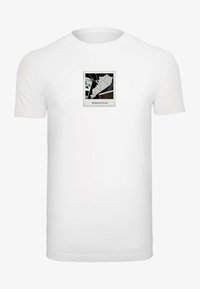 Unselected, white