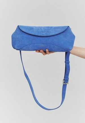 TATUUM, ARTICLE TAG: BAG | ARTICLE NAME: NIUOLI - Bolso de mano - forget-me-not blue