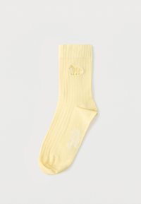 Unselected, pastel yellow