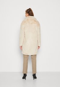 VILA VIFEBA COAT - Vinterkåpe / -frakk - birch