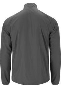 Grå lättviktsjacka med långa ärmar och hög krage. Slät textur, enkel design, inga synliga logotyper eller mönster.