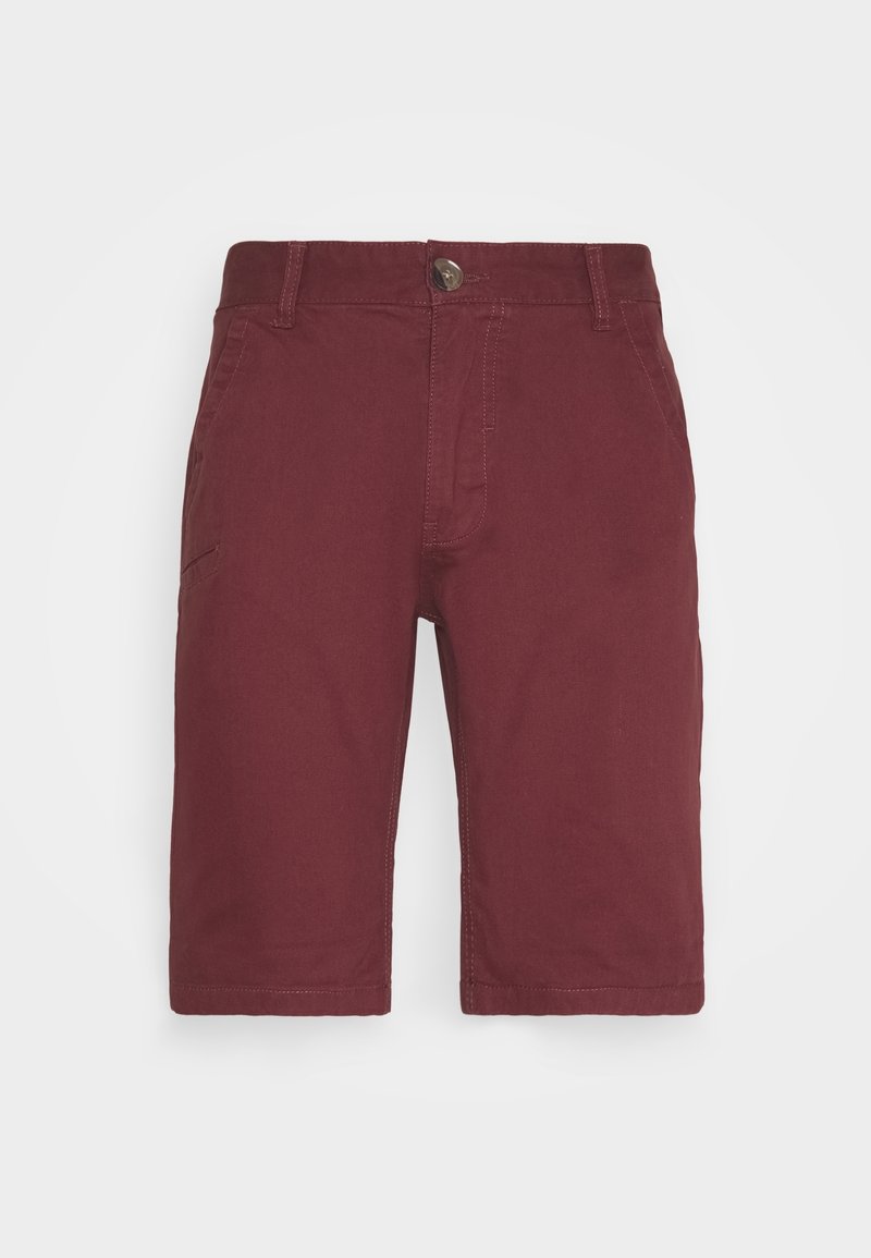 Shorts bordeaux longueur genou avec fermeture boutonnée et zip à l'avant, passants de ceinture et poches latérales, présentés sur fond blanc.