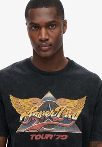 Superdry & Co - T-shirt z nadrukiem