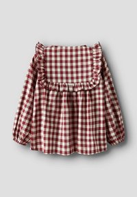 Blusa a cuadros rojos y blancos con cuello y mangas rizadas, hecha de una tela texturizada. Corte holgado y detalles fruncidos en la cintura.