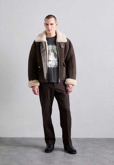 Holzweiler LIFE FAIRYTALE TEE - Μπλουζάκι με στάμπα - dark grey