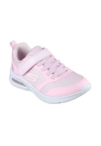 Zapatilla deportiva rosa con tejido de malla, acentos texturizados y suela de goma blanca. Presenta una correa ajustable y cordones para un ajuste seguro.