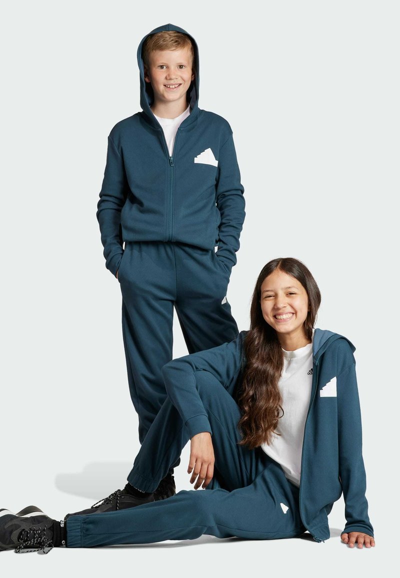 TRESPASS BOYS GIRLS BUTTON RAIN SUIT WATERPROOF ALL IN ONE KIDS RAINSUIT