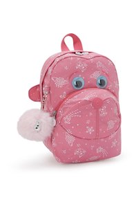 Lyserød børneskolesæk med hvide stjerner og dyremønstre, store bevægelige øjne, frontlomme med lynlås og en fluffy pom-pom nøglering.