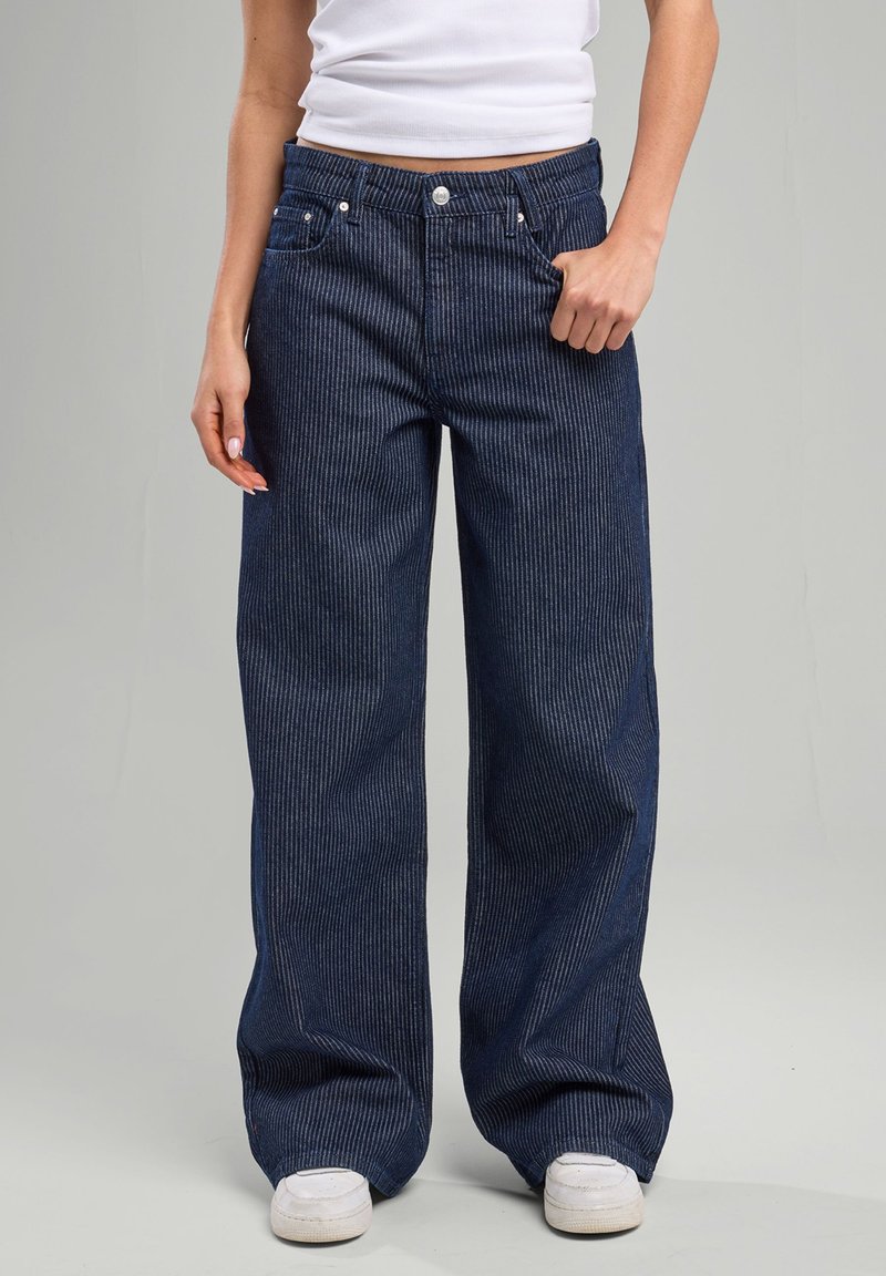 America Today - TAMPA - Jean boyfriend - dark blue, Agrandir