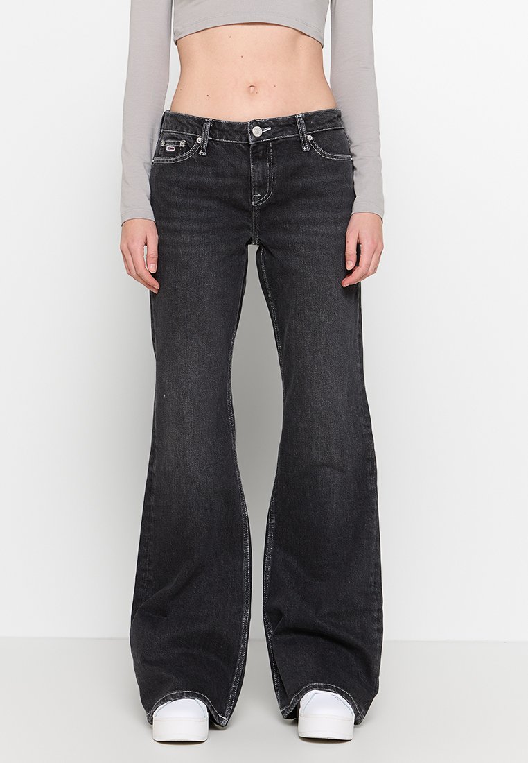 Blugi bootcut