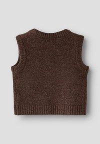 Brauner, gestrickter ärmelloser Weste mit geripptem Abschluss am Hals, den Armlöchern und dem Saum, flach auf einem grauen Hintergrund liegend.