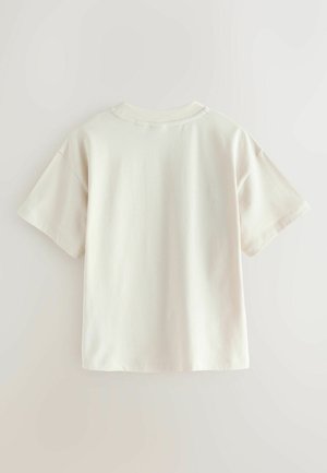 Tricou cu mâneci scurte, de culoare crem, cu decolteu rotund, confecționat din bumbac moale, având un design simplu, fără modele sau decorațiuni.