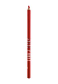 Crayon à lèvres rouge avec une finition mate, arborant un logo et un texte blancs. La pointe est taillée, indiquant que le produit est prêt à être utilisé.