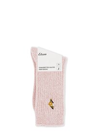 Calze alte a coste di colore rosa con un ricamo di un piccolo fiore giallo, confezionate con un'etichetta bianca che riporta la scritta "Etam" e dettagli sul prodotto.