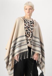 VILA VIEMMA HOODED PONCHO - Skraistė - birch