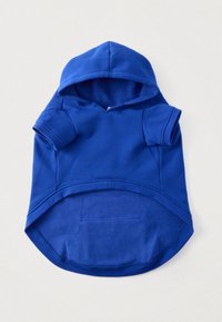 Niebieska bluza z kapturem dla psa, z krótkimi rękawami, przednią kieszenią i zaokrąglonym dołem. Wykonana z miękkiego materiału o gładkiej fakturze.