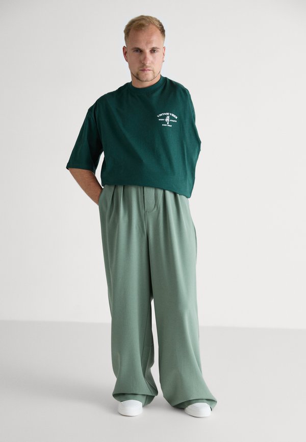 ADAPTIVE EXTREME WIDE LEG TROUSER UNISEX - Trousers - sage3