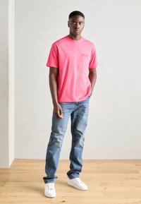 Makia STATEMENT - Marškinėliai su spaudiniu - pink