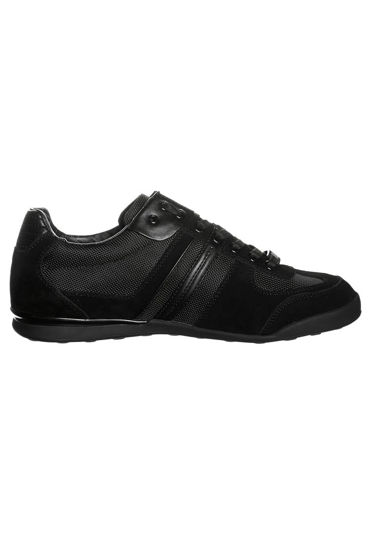 boss akeen contrast panel trainers