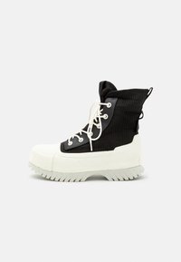 Converse CHUCK TAYLOR ALL STAR LUGGED 2.0 PLATFORM COUNTER CLIMATE EXTRA HIGH - Stivaletti stringati - black/egret