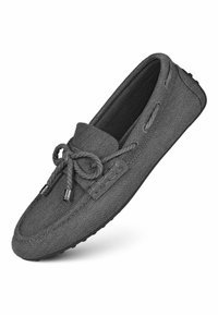 Graue Stoff-Slipper mit texturierter Oberfläche, Schnürdetails und Gummisohle. Verfügt über ein weiches Innenfutter und dekorative Nähte.