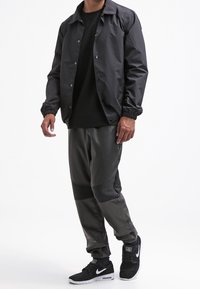 Urban Classics Sweatshirt - black