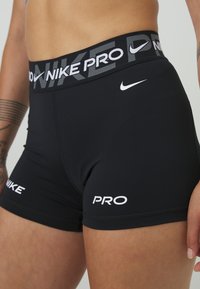 Nike Performance SHORT - Legíny - black/iron grey/white