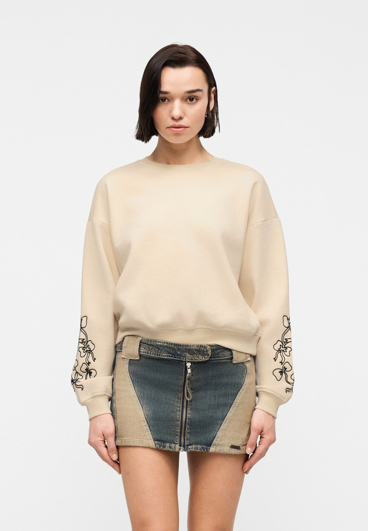ONLBROOKLYN L/S EMBROIDERY BOX SWT