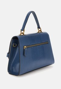 Guess SESTRI HANDLE FLAP - Rankinė - blau multi