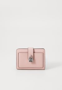 Nevybráno, smokey rose