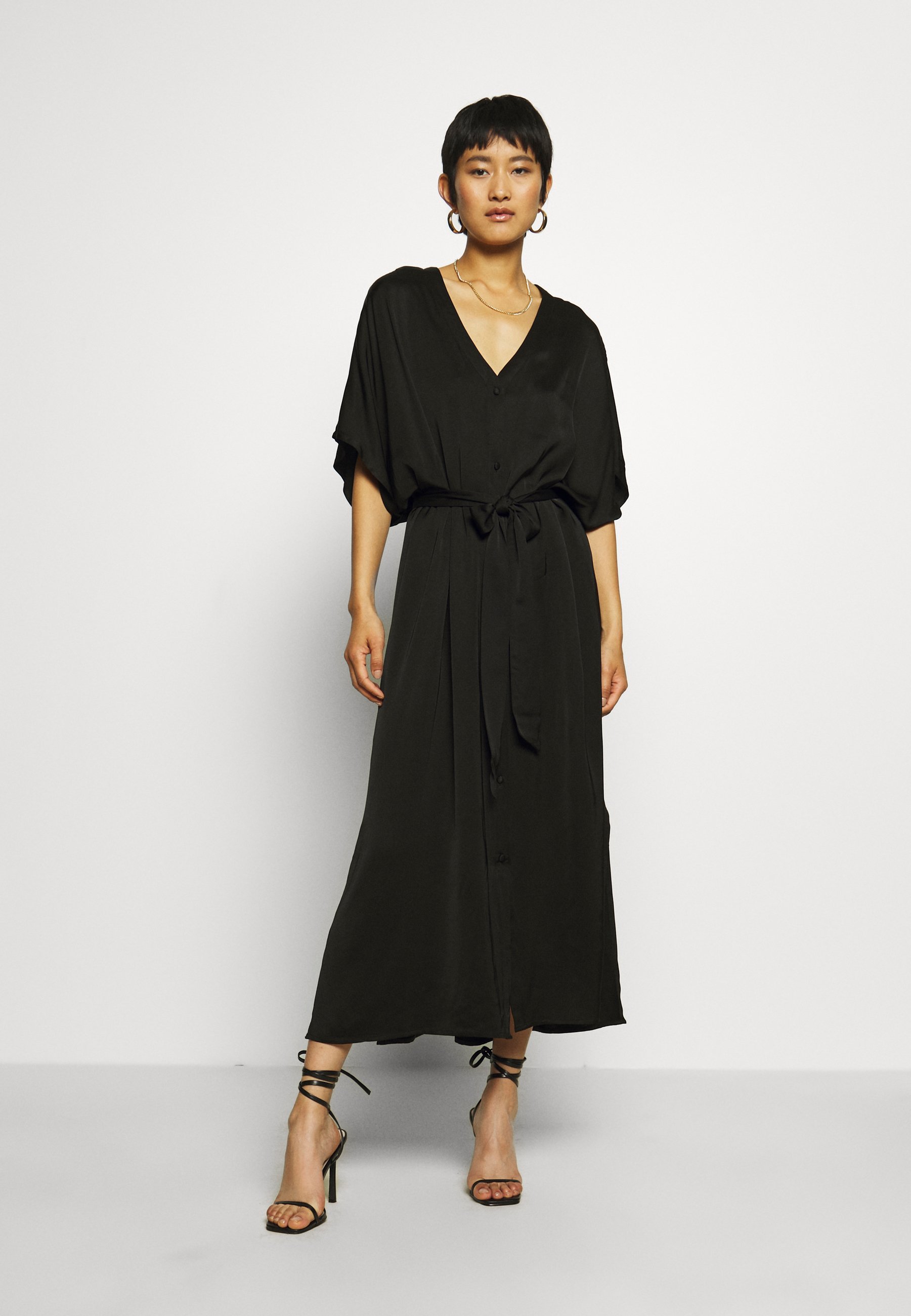 Carin Wester DRESS FLYNNE KAFTAN Skjortklänning black Carin Wester DRESS FLYNNE KAFTAN Skjortklänning black