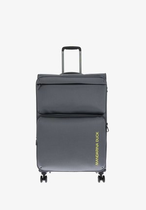 Dunkelgrauer Rollkoffer mit zwei großen Fronttaschen, ausgezogenem Griff und gelbem ""Mandarina Duck""-Text auf der unteren Fronttasche.